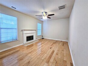 1372 Dukes Creek Dr in Kennesaw, GA - Building Photo - Building Photo