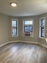 372 Hazel Ave, Unit B3 in Glencoe, IL - Building Photo - Building Photo
