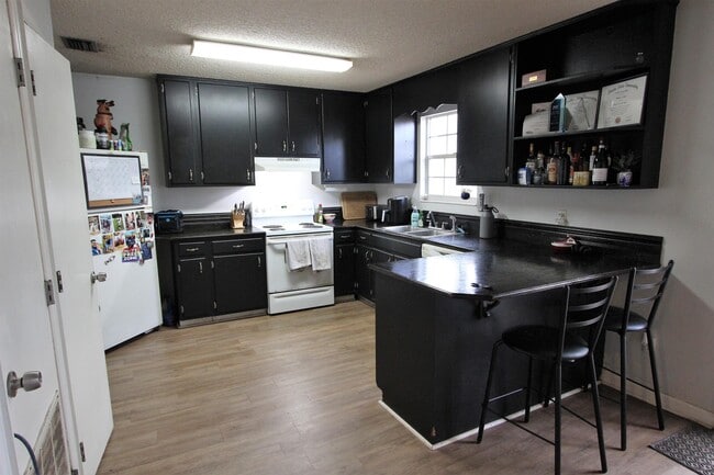 2389 Gregory Dr in Tallahassee, FL - Building Photo - Building Photo