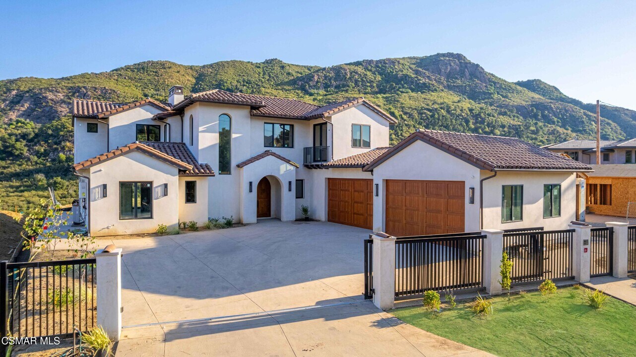 2224 Careful Ave in Agoura Hills, CA - Building Photo