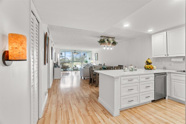 3080 N Course Dr in Pompano Beach, FL - Building Photo - Building Photo