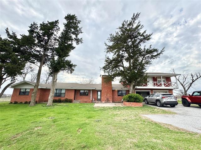 property at 1090 Fm 1200