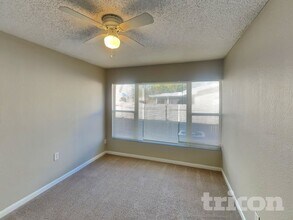 1440 Overlea St in Clearwater, FL - Foto de edificio - Building Photo