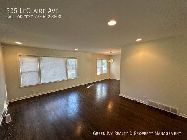 335 Leclaire Ave in Wilmette, IL - Building Photo - Building Photo