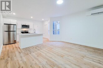 1052 Barton St E in Hamilton, ON - Building Photo - Building Photo