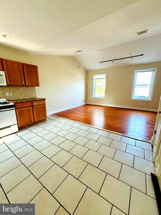 1403 S Broad St-Unit -2 in Philadelphia, PA - Building Photo