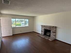 201 Alfred Dr in Pinole, CA - Building Photo - Building Photo