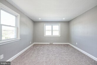 7936 River Rd in Delair, NJ - Building Photo - Building Photo