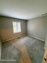 8701 Kev Ct in Jeffersontown, KY - Building Photo - Building Photo
