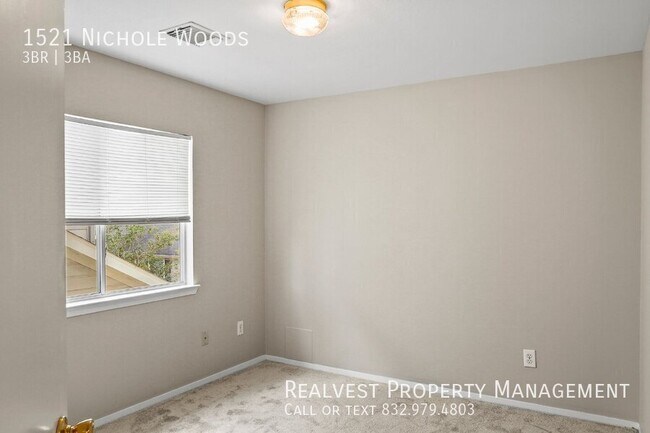 1521 Nichole Woods Dr in Houston, TX - Building Photo - Building Photo