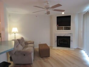 549 Park Pl Dr in Kaiser, MO - Foto de edificio - Building Photo