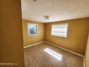 6067 Longchamp Dr in Jacksonville, FL - Building Photo - Building Photo