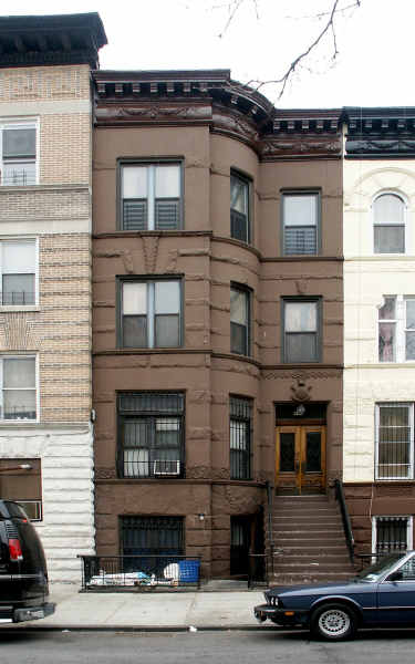 690 Macon St in Brooklyn, NY - Building Photo