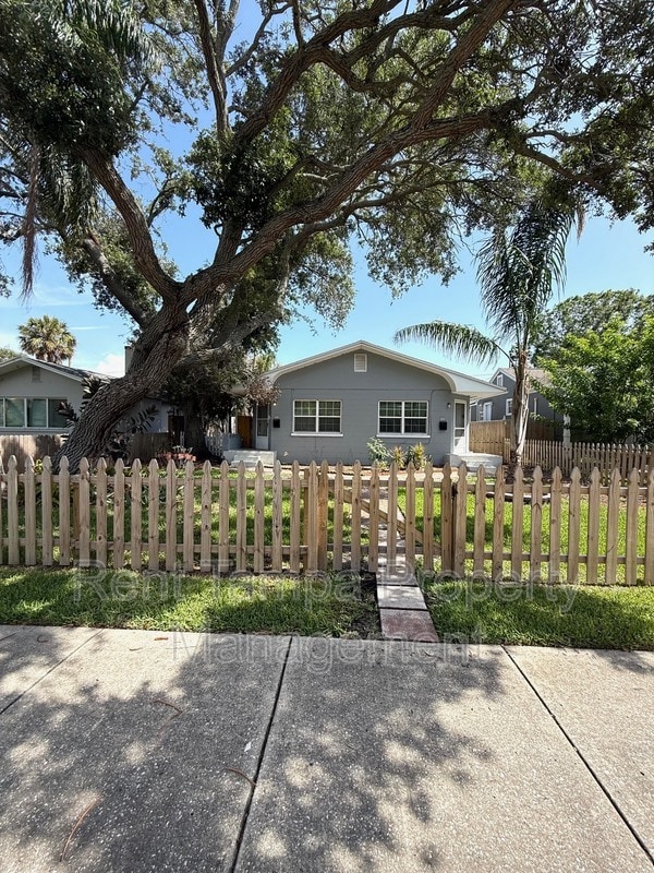 property at 612-612 17th Ave S