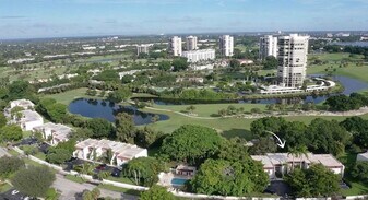 1739 Embassy Dr in West Palm Beach, FL - Building Photo