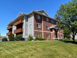 2270 Westlake Rd, Unit #204 in North Liberty, IA - Building Photo - Building Photo