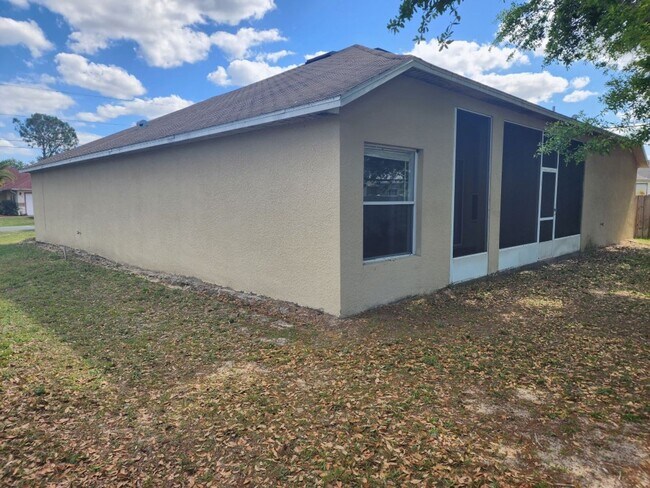 251 Magellan Dr in Kissimmee, FL - Building Photo - Building Photo