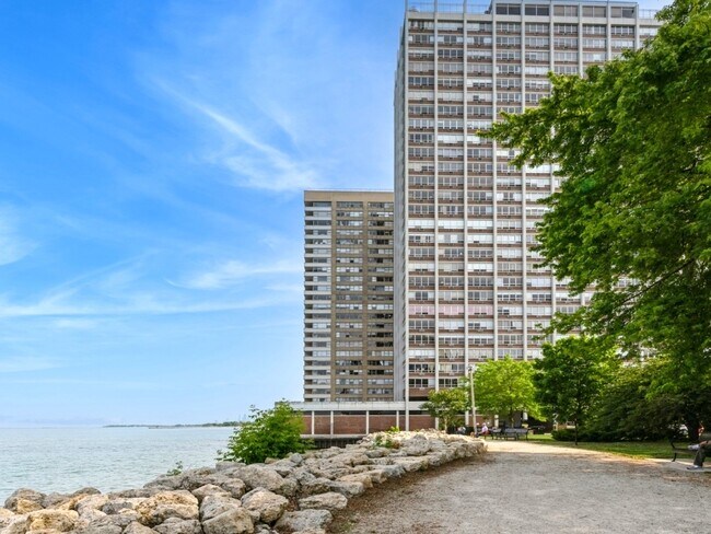 6171 N Sheridan Rd in Chicago, IL - Building Photo - Building Photo