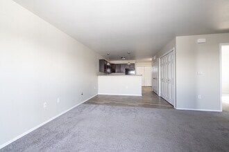 The Meadows on Graystone in Sioux Falls, SD - Building Photo - Building Photo