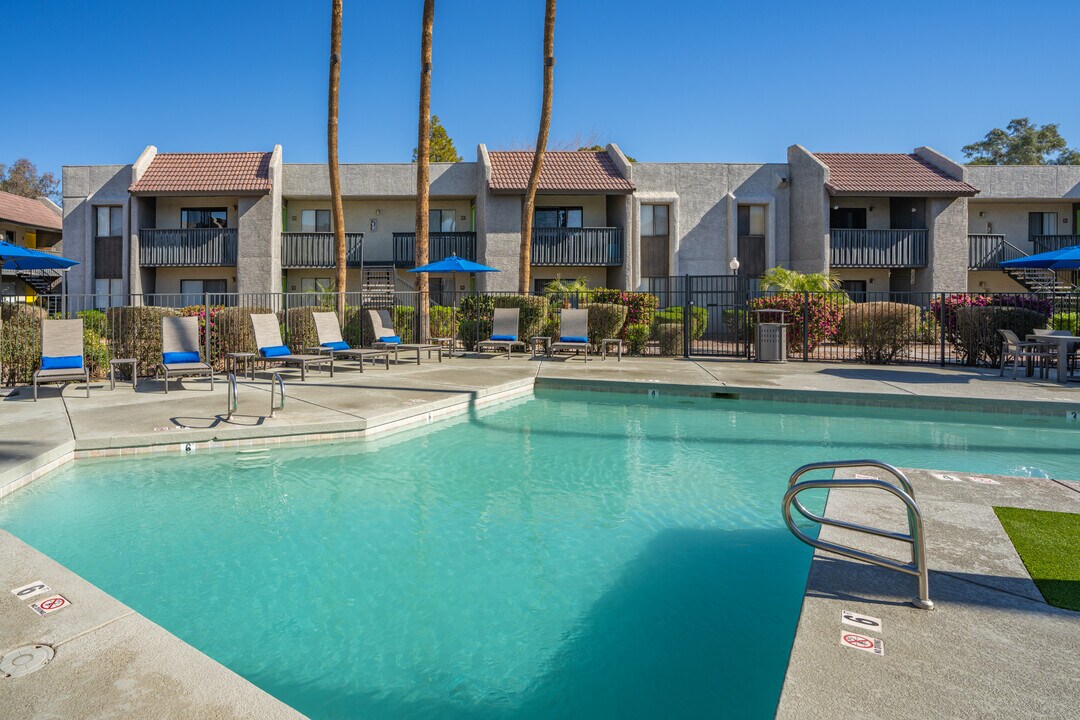 Willow Creek in Tempe, AZ - Foto de edificio