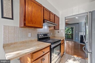 22358 Mayfield Terrace in Sterling, VA - Building Photo - Building Photo