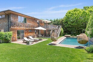 6 Sunset Rd in Sag Harbor, NY - Building Photo