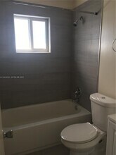 960 Biarritz Dr in Miami Beach, FL - Building Photo - Building Photo