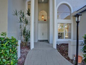 4310 NW 63rd Ave in Coral Springs, FL - Foto de edificio - Building Photo