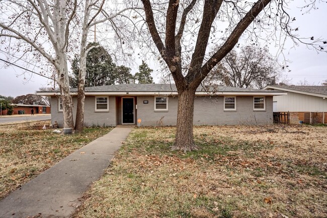 2826 54th St in Lubbock, TX - Building Photo - Building Photo