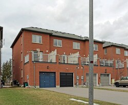 2702-2708 Bur Oak Ave in Markham, ON - Building Photo