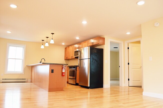 277-279 North St-Unit -277 North Downstairs in Burlington, VT - Building Photo - Building Photo