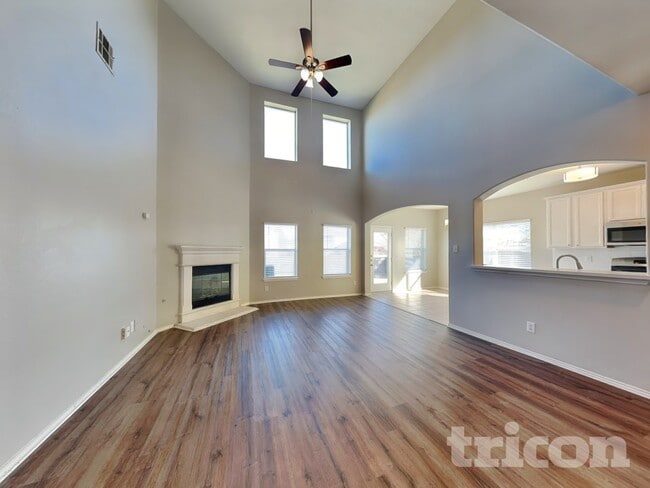 5824 Somerton Dr in Grand Prairie, TX - Building Photo - Building Photo