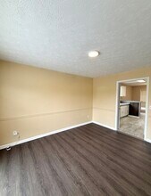 1025 Eagle Pointe Dr NW in Lawrenceville, GA - Building Photo - Building Photo