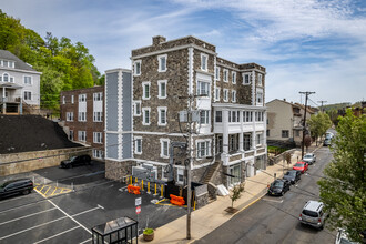 75 S Main St in Phillipsburg, NJ - Foto de edificio - Building Photo