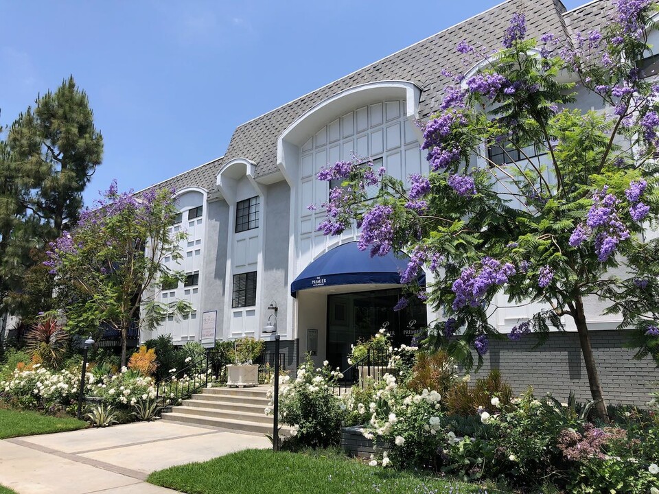 The Premier on Burbank in Sherman Oaks, CA - Building Photo