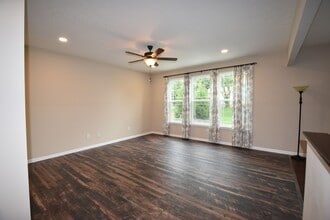 4567 W Lawrence Way in New Palestine, IN - Building Photo - Building Photo