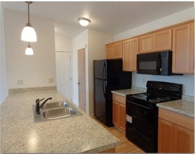 Oakgrove Apartments in Newberg, OR - Foto de edificio - Interior Photo