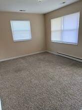 980 E Hope Dr, Unit B in Upland, IN - Building Photo - Building Photo