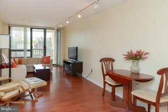 233 S 6th St in Philadelphia, PA - Building Photo - Building Photo