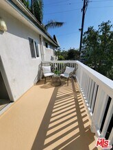 825 Broadway St-Unit -3 in Los Angeles, CA - Building Photo - Building Photo