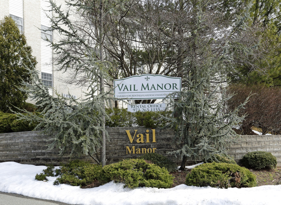 Vail Manor 55+ in Parsippany, NJ - Building Photo