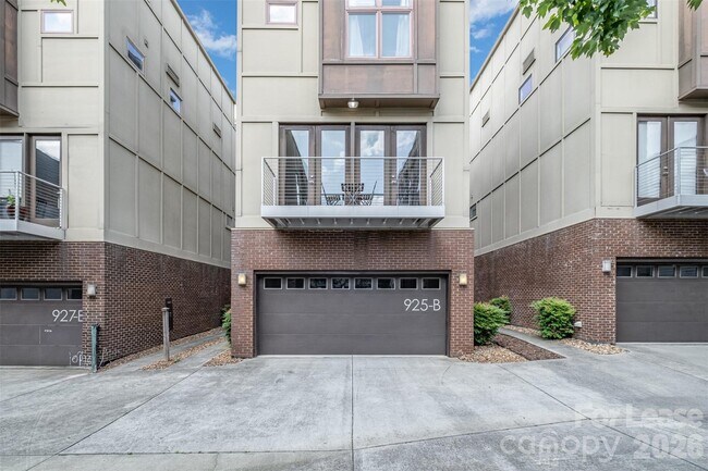 925 Westbrook Dr in Charlotte, NC - Building Photo - Building Photo