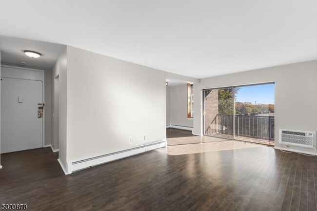 355 River Rd in Nutley, NJ - Building Photo - Building Photo