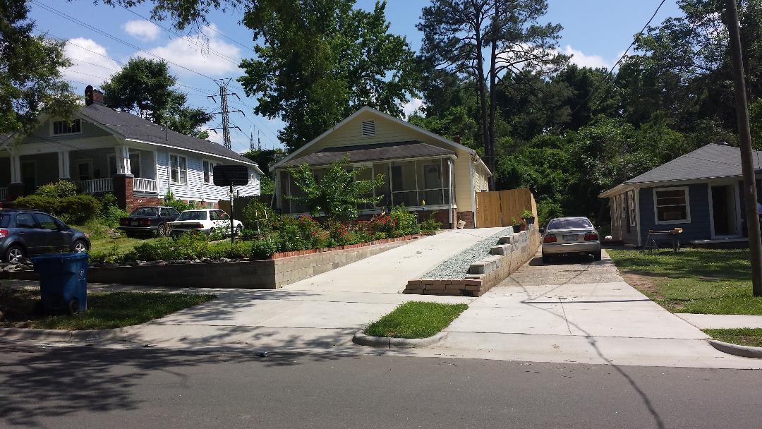 705 W Markham Ave, Unit A in Durham, NC - Foto de edificio