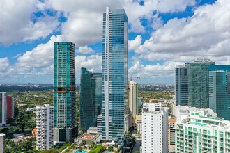 The Edge on Brickell in Miami, FL - Foto de edificio - Building Photo