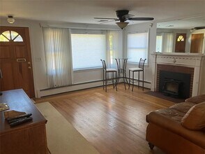 56 Partition St in Warwick, RI - Building Photo - Building Photo