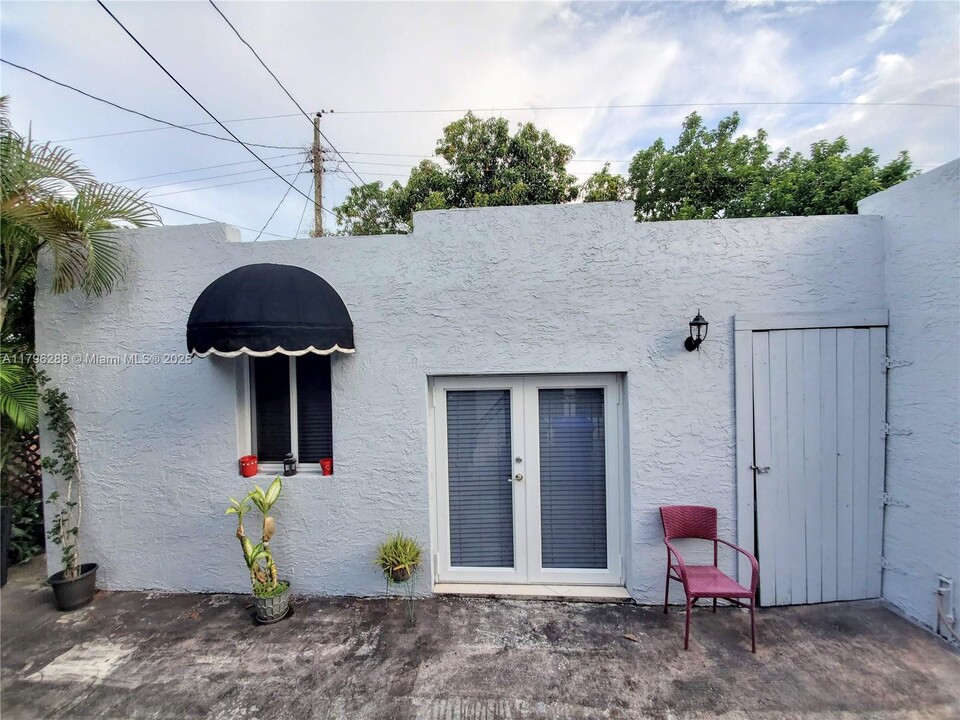 5620 SW 5th Terrace in Coral Gables, FL - Building Photo