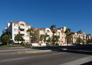Aztec Corner in San Diego, CA - Foto de edificio - Building Photo