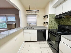 4950 N Marine Dr in Chicago, IL - Building Photo - Building Photo