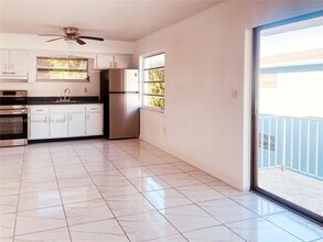 121 NE 80th Terrace, Unit 8 in Miami, FL - Building Photo - Building Photo